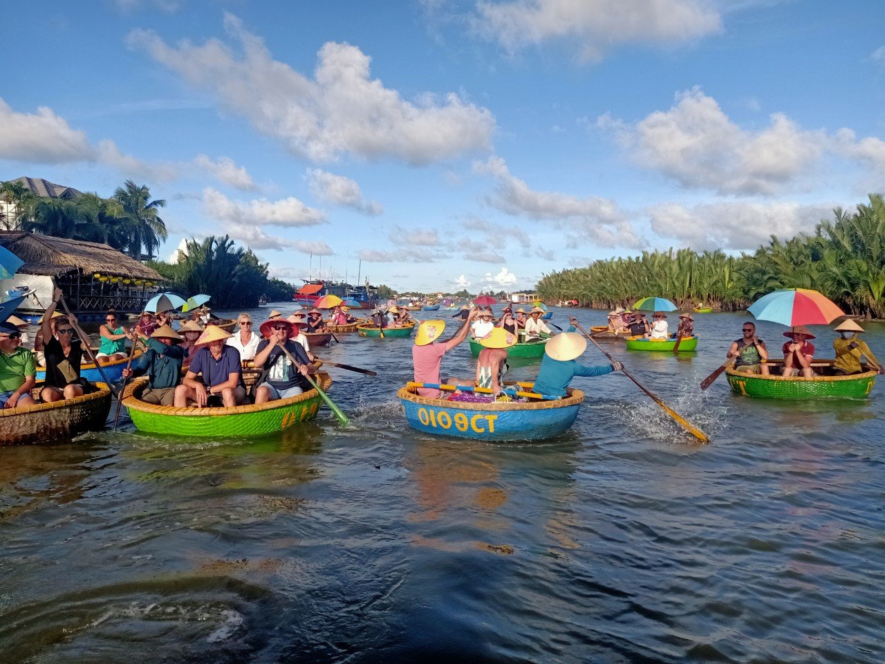 Have a fun basket boat experience