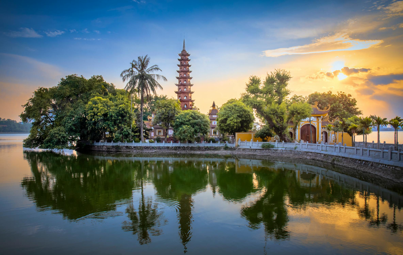 Hanoi Sword Lake on high