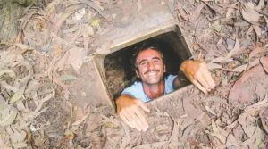 Cu chi tunnels tour man