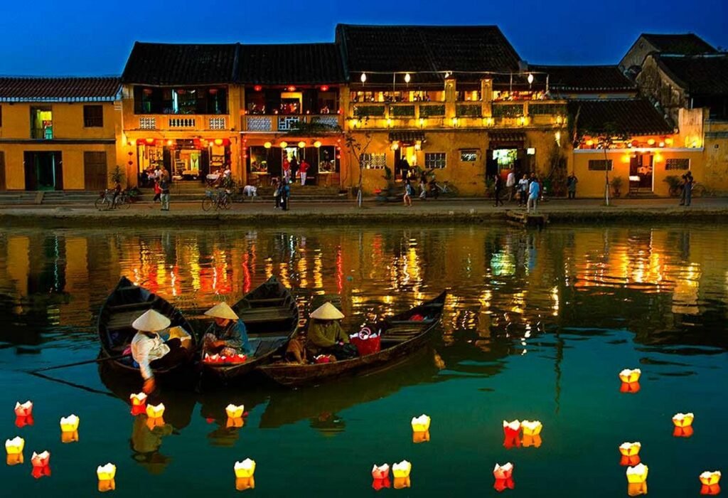 Hoi An river at night