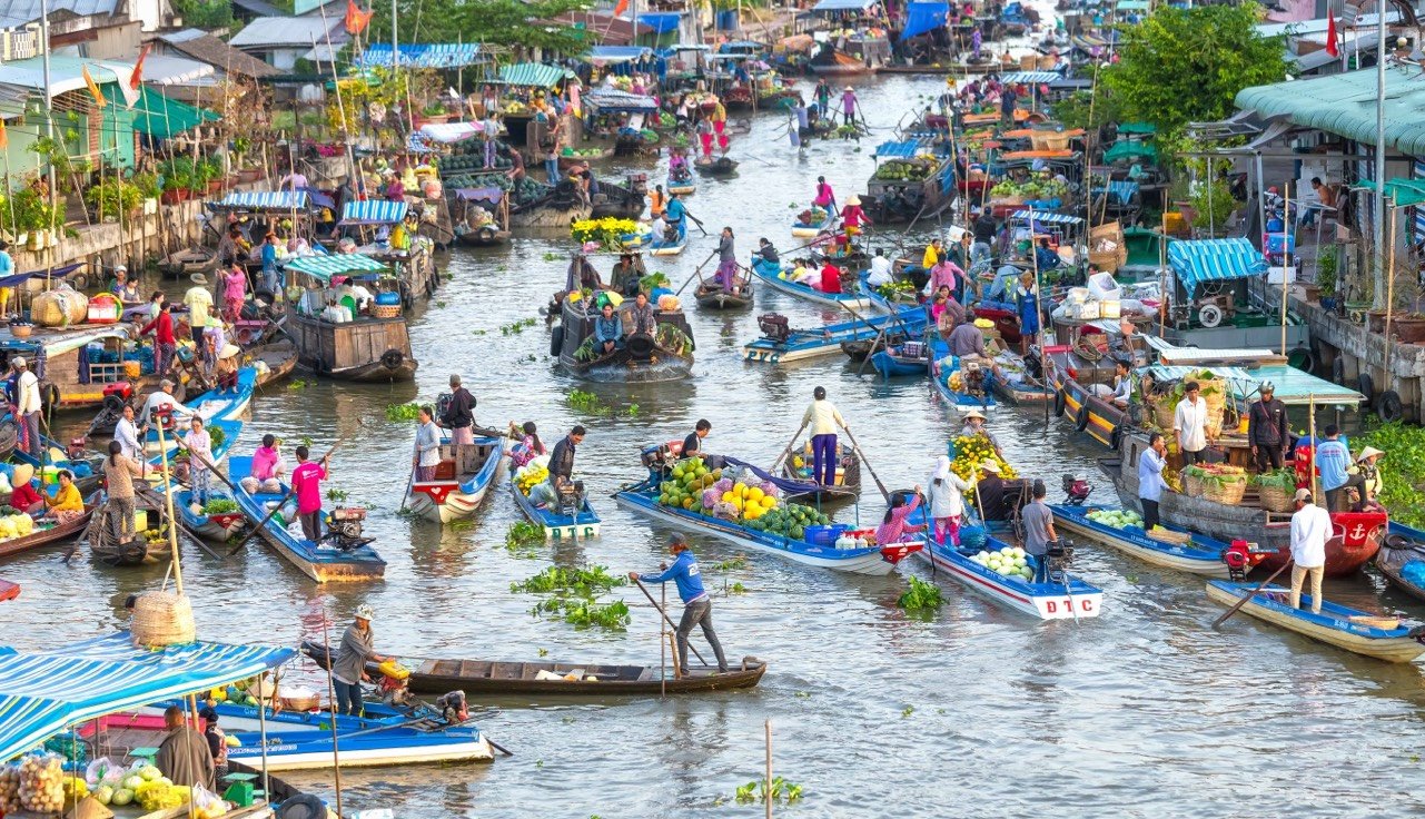 floating market in the river region