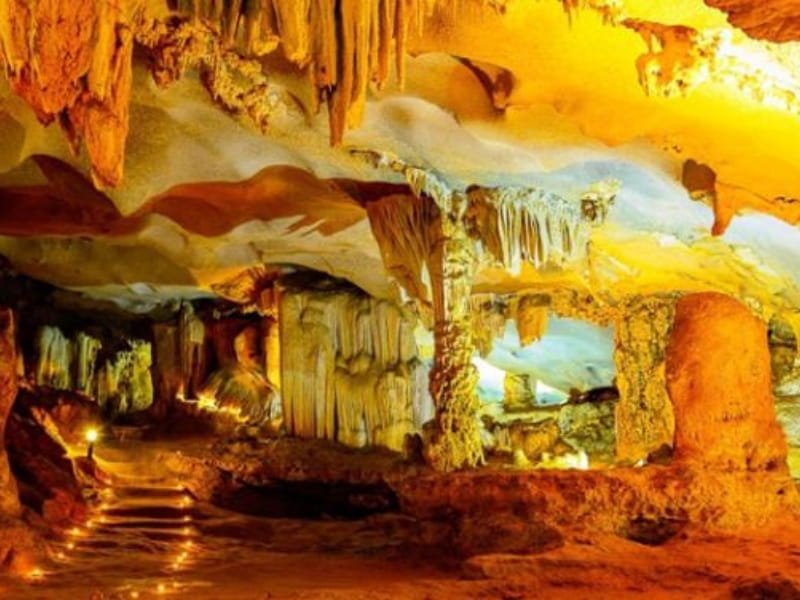 Thien Canh Son Cave