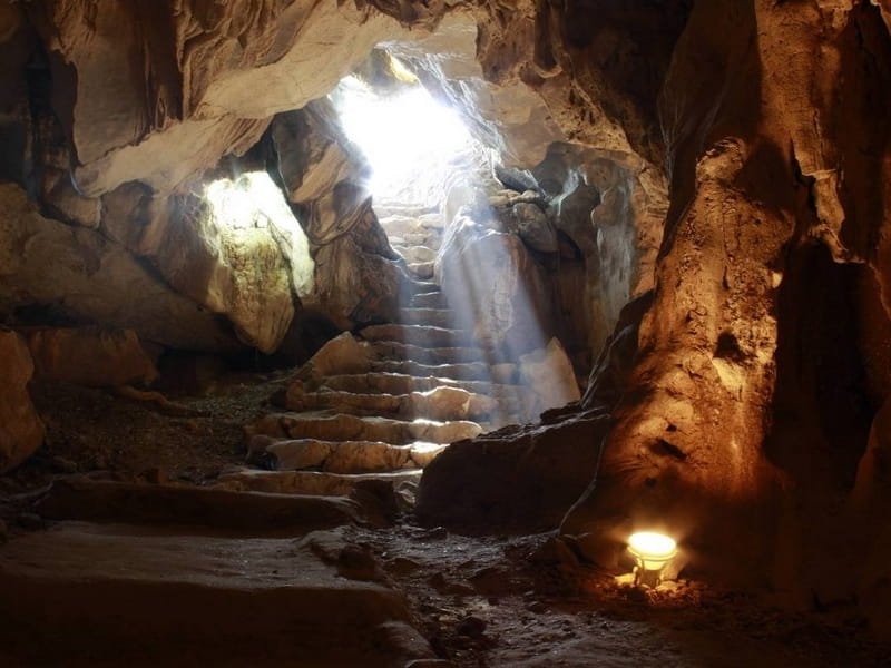 Thien Canh Son Cave