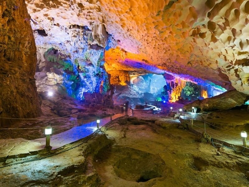 Thien Cung Cave: A Majestic Grotto in Halong Bay