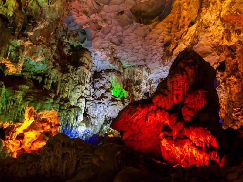 Thien Cung Cave: A Majestic Grotto in Halong Bay