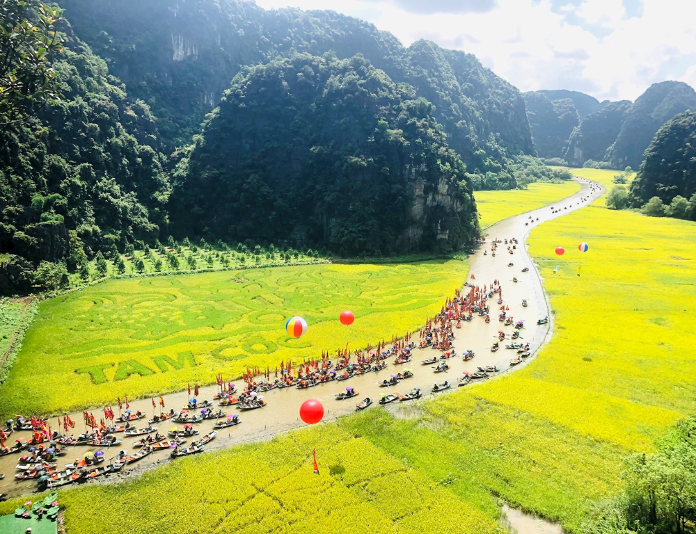 Tam Coc Floating Market