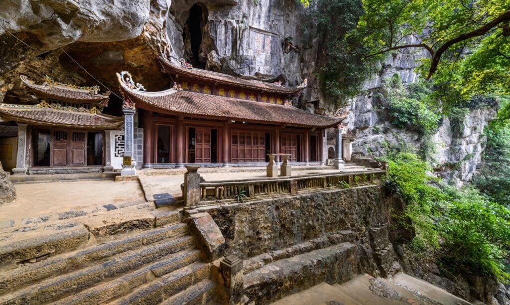 Exploring the Ancient Temples & Pagodas of Ninh Binh