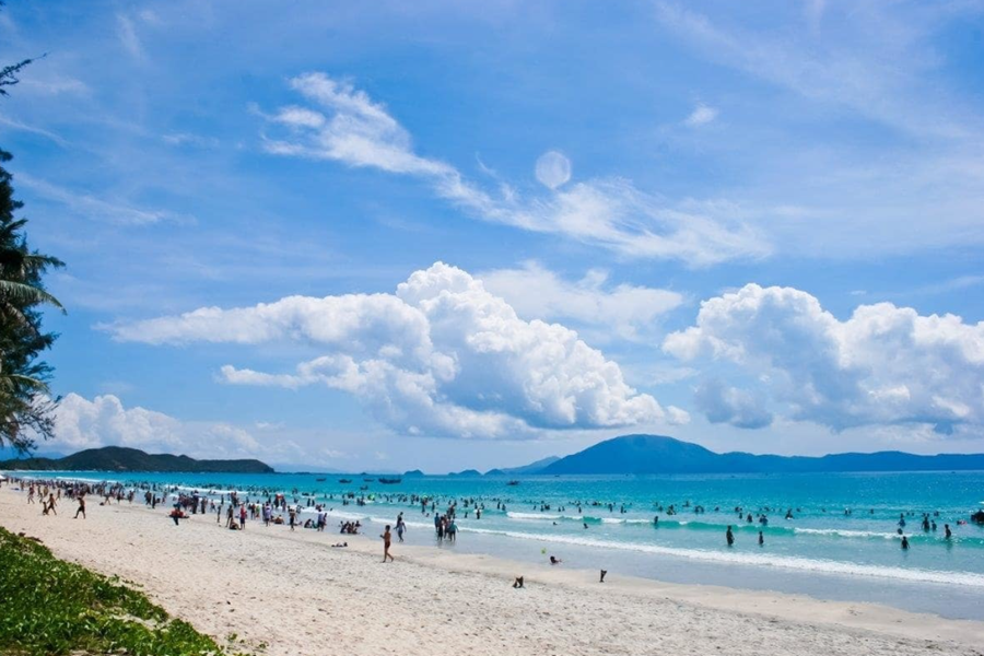 The Ultimate Da Nang Travel Guide: Beaches, Mountains & City Adventures