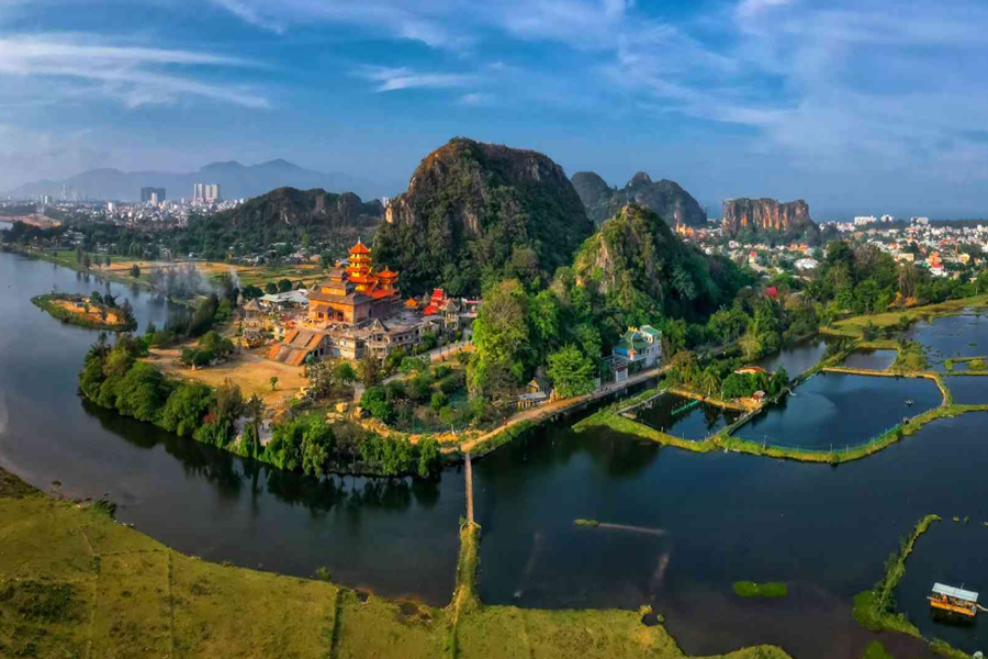 The Ultimate Da Nang Travel Guide: Beaches, Mountains & City Adventures