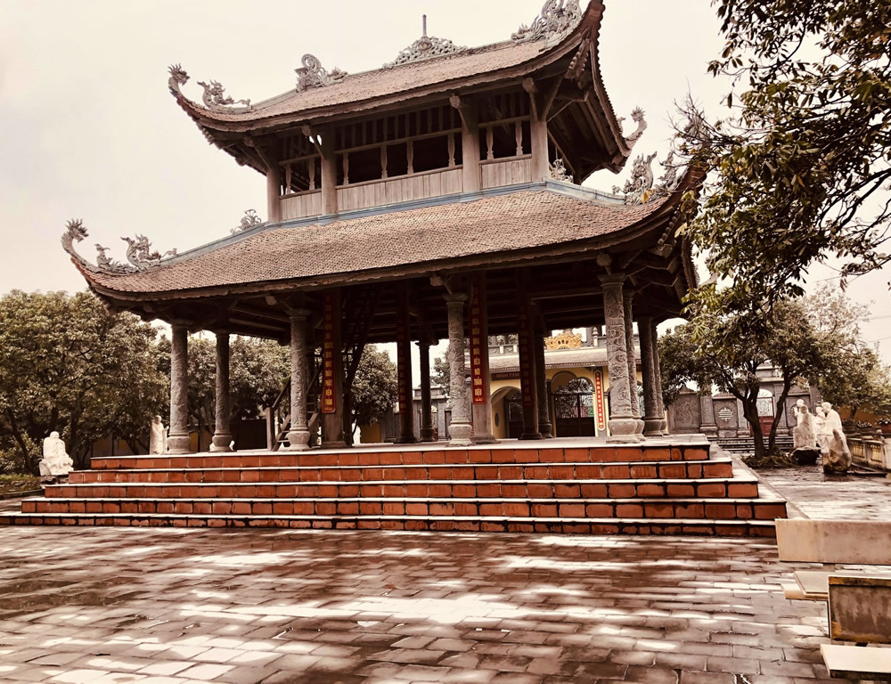 Exploring the Ancient Temples & Pagodas of Ninh Binh