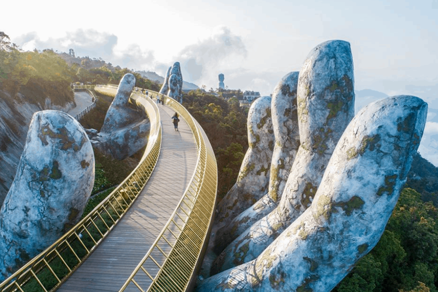 Travel Guides To Golden Bridge Da Nang Vietnam