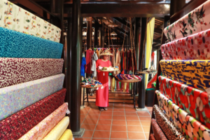 Top 7 Hoi An Tailors For The Best Tourists’ Experience