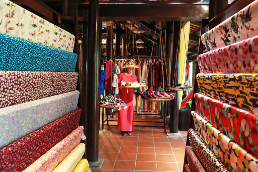 Top 7 Hoi An Tailors For The Best Tourists’ Experience