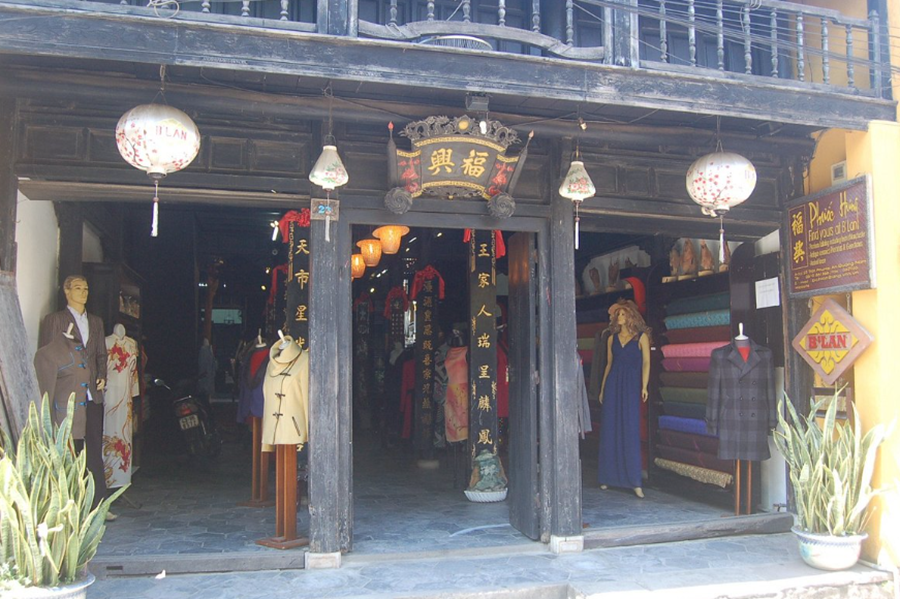 Top 7 Hoi An Tailors For The Best Tourists’ Experience