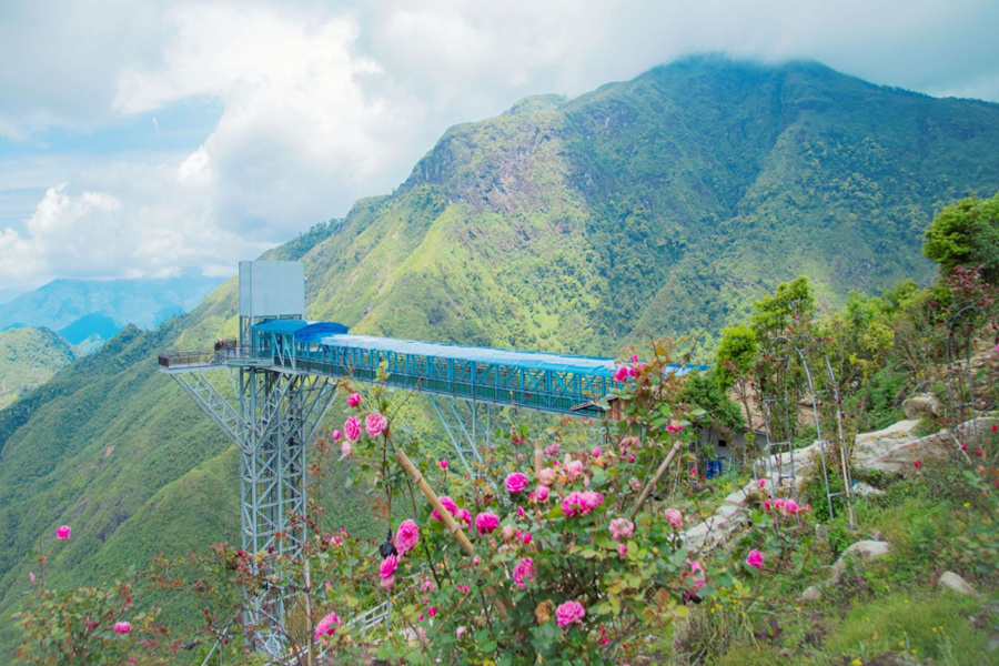 Sapa Glass Bridge - Top Check-in Location In Sapa Highland