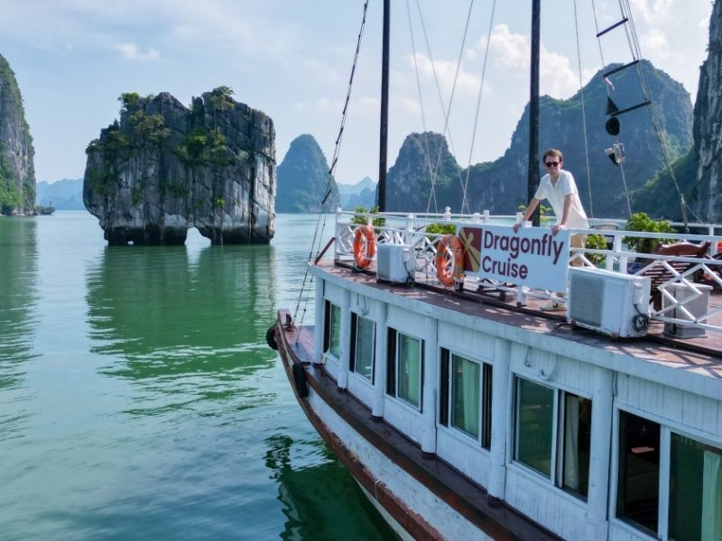 Top Some Summer Activities in Halong Bay You Shouldn't Miss