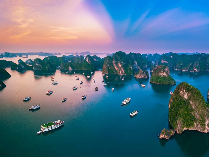 Sunrise and Sunset in Halong Bay: Magical Moments You Can't Miss