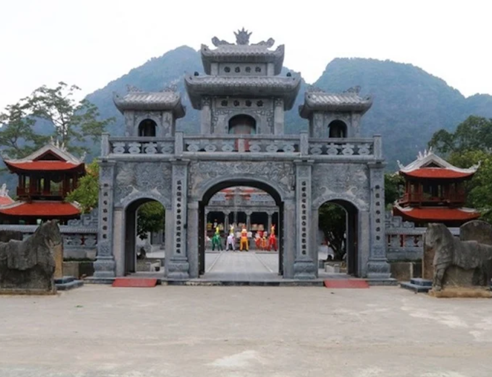 Exploring the Ancient Temples & Pagodas of Ninh Binh