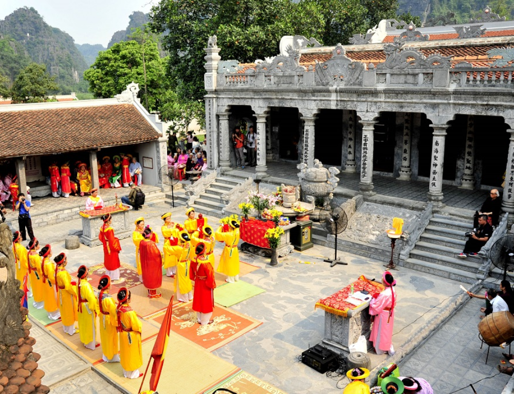 Exploring the Ancient Temples & Pagodas of Ninh Binh