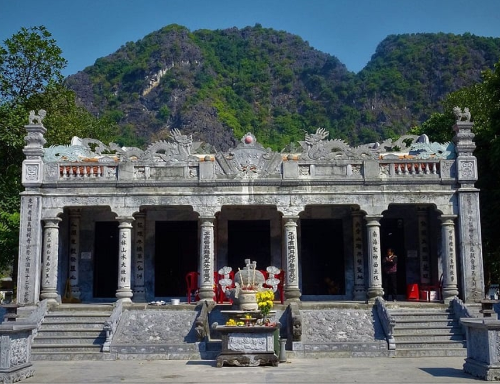 Exploring the Ancient Temples & Pagodas of Ninh Binh