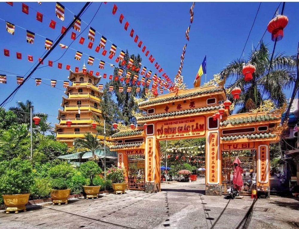 Exploring Ho Chi Minh City's Religious Sites: Temples, Pagodas, and Churches