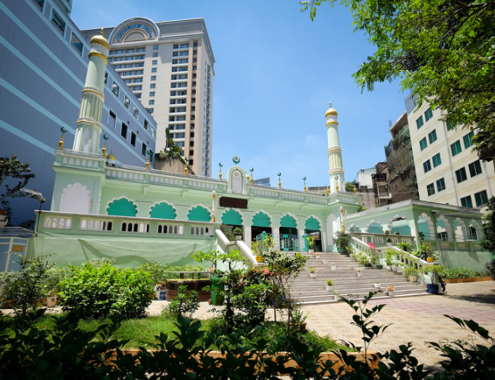 Exploring Ho Chi Minh City's Religious Sites: Temples, Pagodas, and Churches