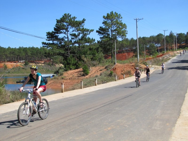 Nha Trang Cycling: Exploring the City & Coastline on Two Wheels