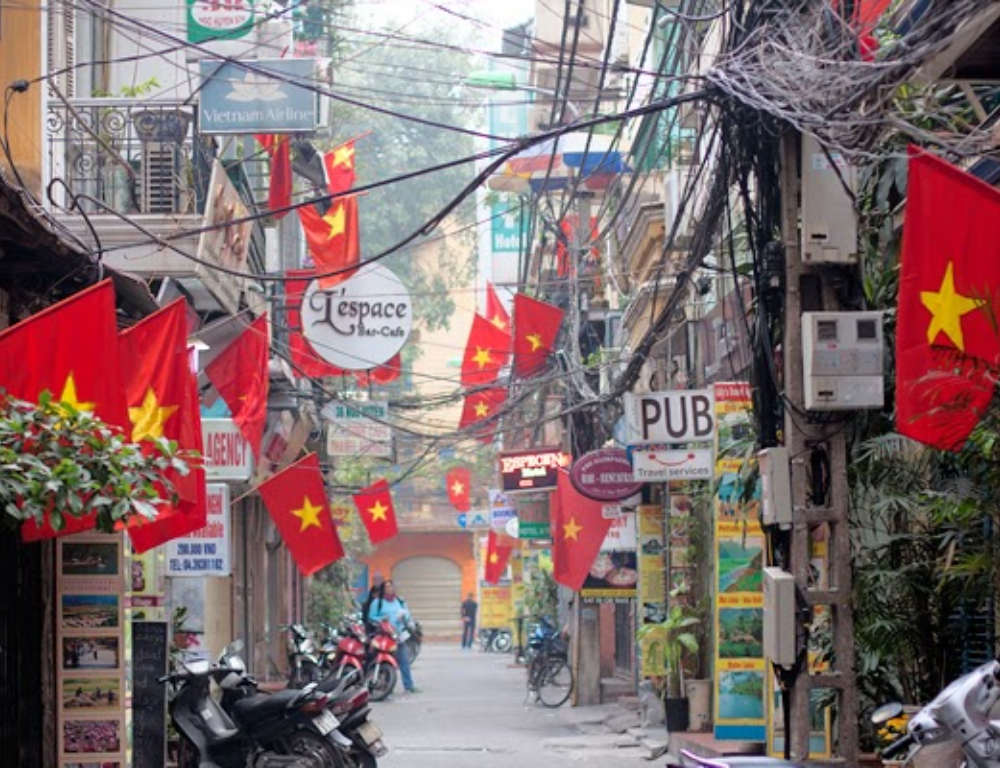 Exploring Hanoi Old Quarter: A Guide to Its Hidden Alleys & Historic Charm