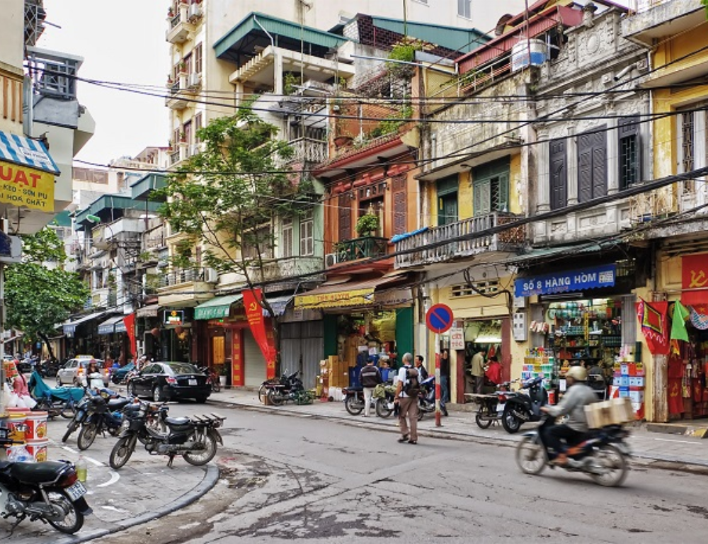 Exploring Hanoi Old Quarter: A Guide to Its Hidden Alleys & Historic Charm