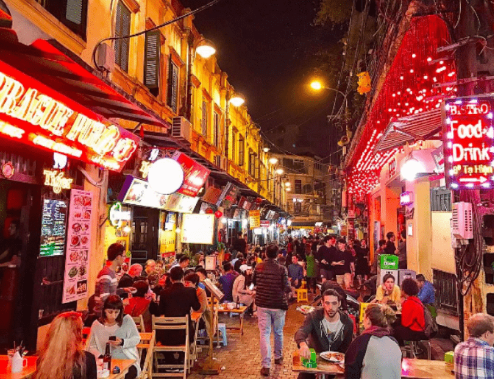 Exploring Hanoi Old Quarter: A Guide to Its Hidden Alleys & Historic Charm