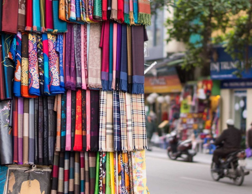 Exploring Hanoi Old Quarter: A Guide to Its Hidden Alleys & Historic Charm