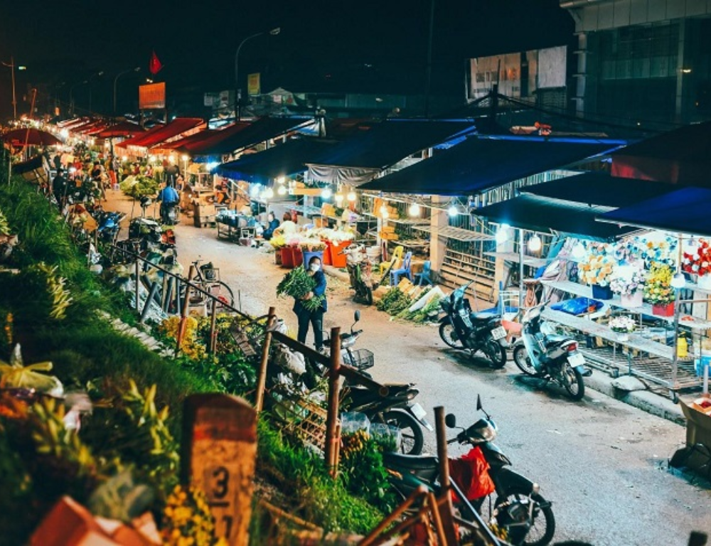 Indulge in Hanoi Street Food: A Foodie's Guide to the Best Bites