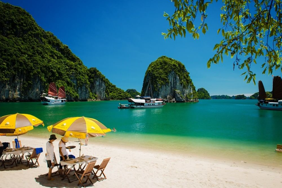 Swimming on Ba Trai Dao Island