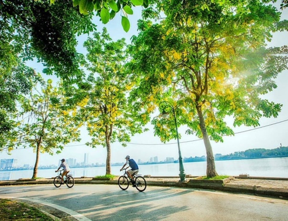 West Lake Hanoi: The Best Time to Visit and What to Expect