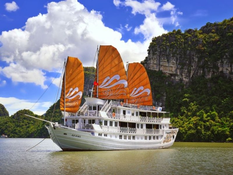 Halong Bay Luxury Cruises: Unforgettable Experiences On The Water