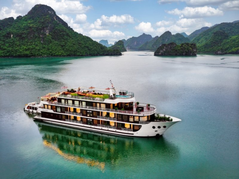 Halong Bay Luxury Cruises: Unforgettable Experiences On The Water