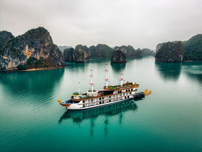 Halong Bay Luxury Cruises: Unforgettable Experiences On The Water