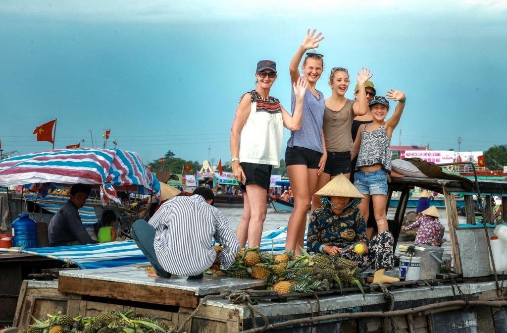 Cai Rang Floating Market Speaking French in Vietnam