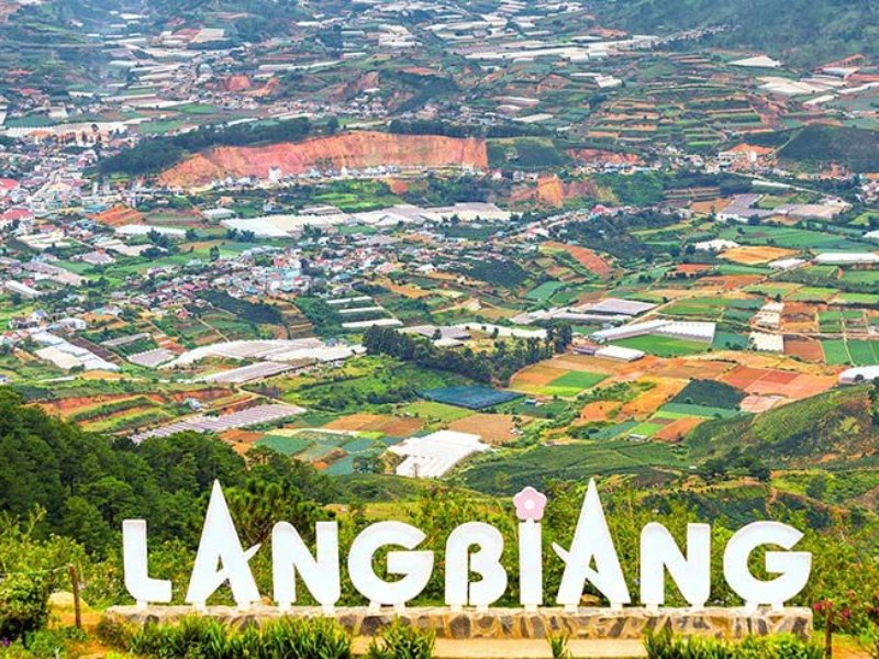 Lang Biang Mountain: Hiking & Stunning Views in Da Lat