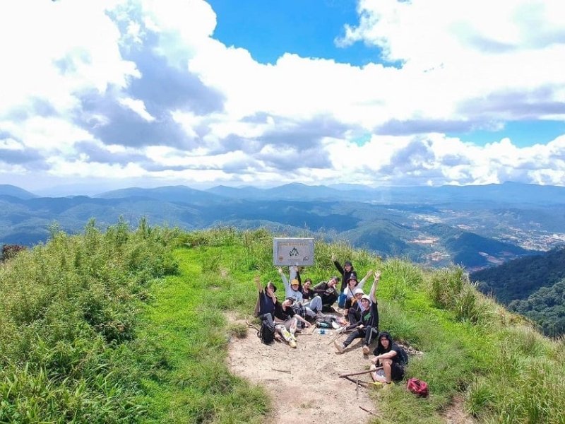 Lang Biang Mountain: Hiking & Stunning Views in Da Lat