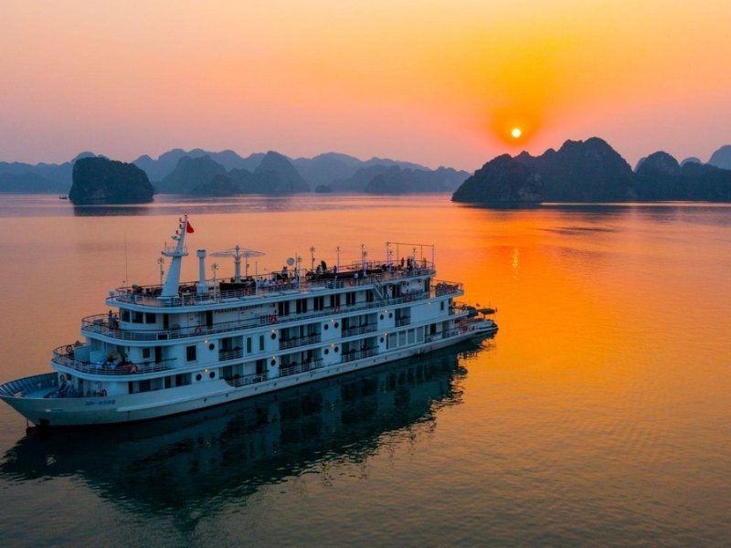 Sunset Cruises - Vietnam Yacht Charter