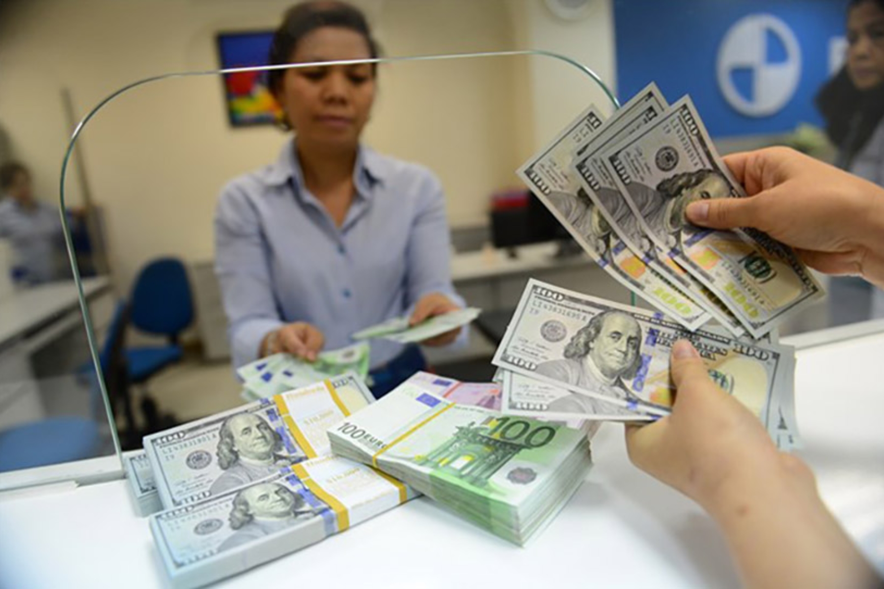 Vietnamese Dong Guide: How to Use and Exchange VND - Sun Getaways