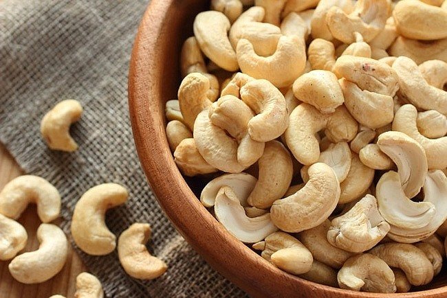 How to Spot High-Quality Vietnamese Cashews When Traveling in Vietnam