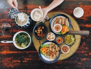 Vietnamese Family Meals: Culinary Life of a Local Family