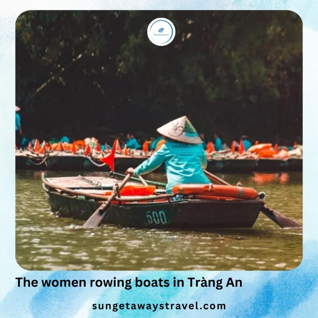 The women rowing boats in Trang An