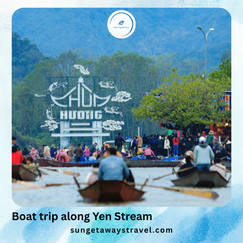 The boat trip along Yen Stream