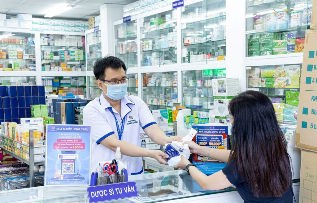 how to pay at a 24-hour pharmacy in Vietnam