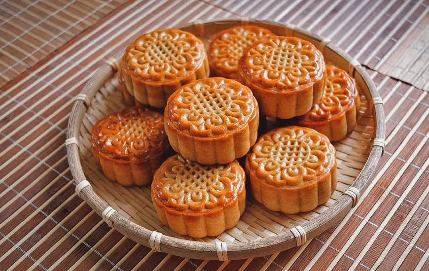 A Foodie’s Guide to Mooncakes in Vietnam: Top Flavors & Where to Buy