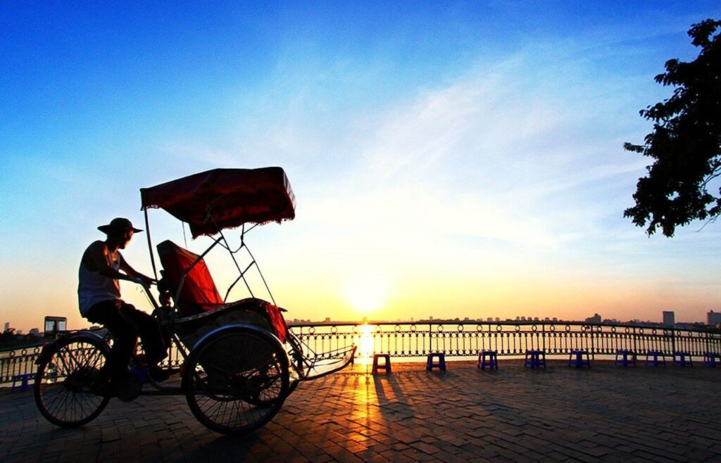 golden hours in hanoi