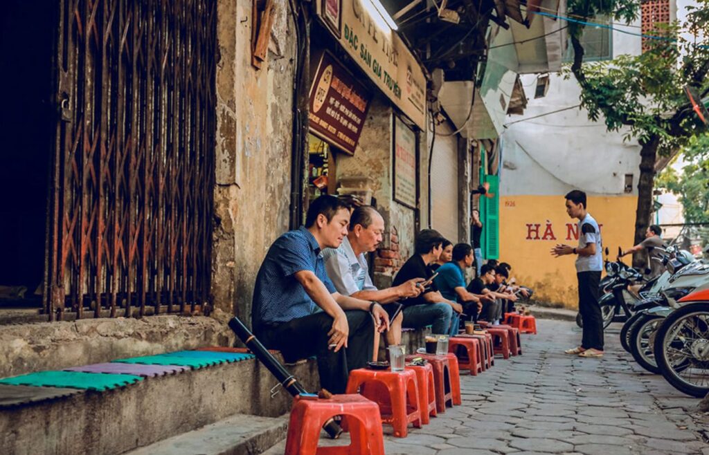 sidewalk cafes in hanoi